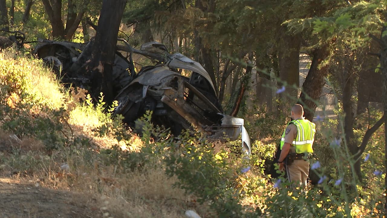 Un conductor muere después de que su auto se salió de la interestatal 80 y chocó contra un árbol