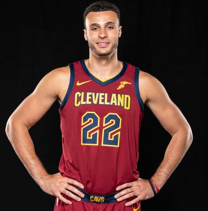 Otro jugador que podría reclamar parte de los reflectores es Larry Nance Jr, quien también probó tener calidad para ser titular por momentos la campaña pasada.