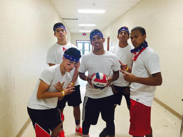 Su color favorito es el morado, le pone de mal humor no poder cantar y su momento más feliz fue audicionar en La Banda.