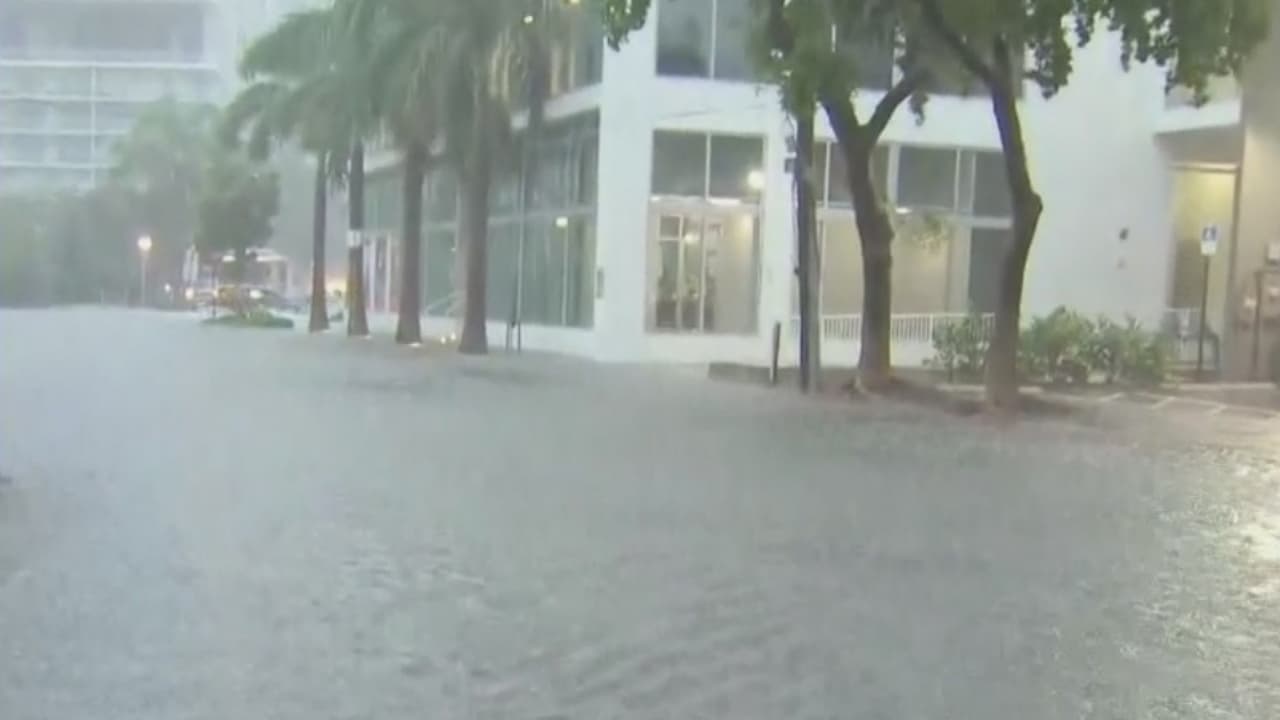 Se extiende el área de la advertencia de inundaciones repentinas por las lluvias