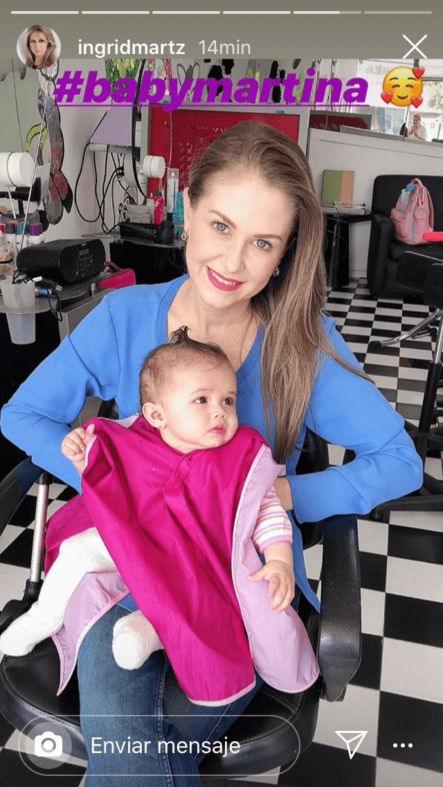 "Volteo por el retrovisor y veo que el señor que viene atrás de mí viene viendo hacia otro lado, 
<b>viene distraído</b>, supongo que en el celular y comienzo a pensar 'por favor que mire hacia enfrente'", contó al programa 'Ventaneando'.
<br>