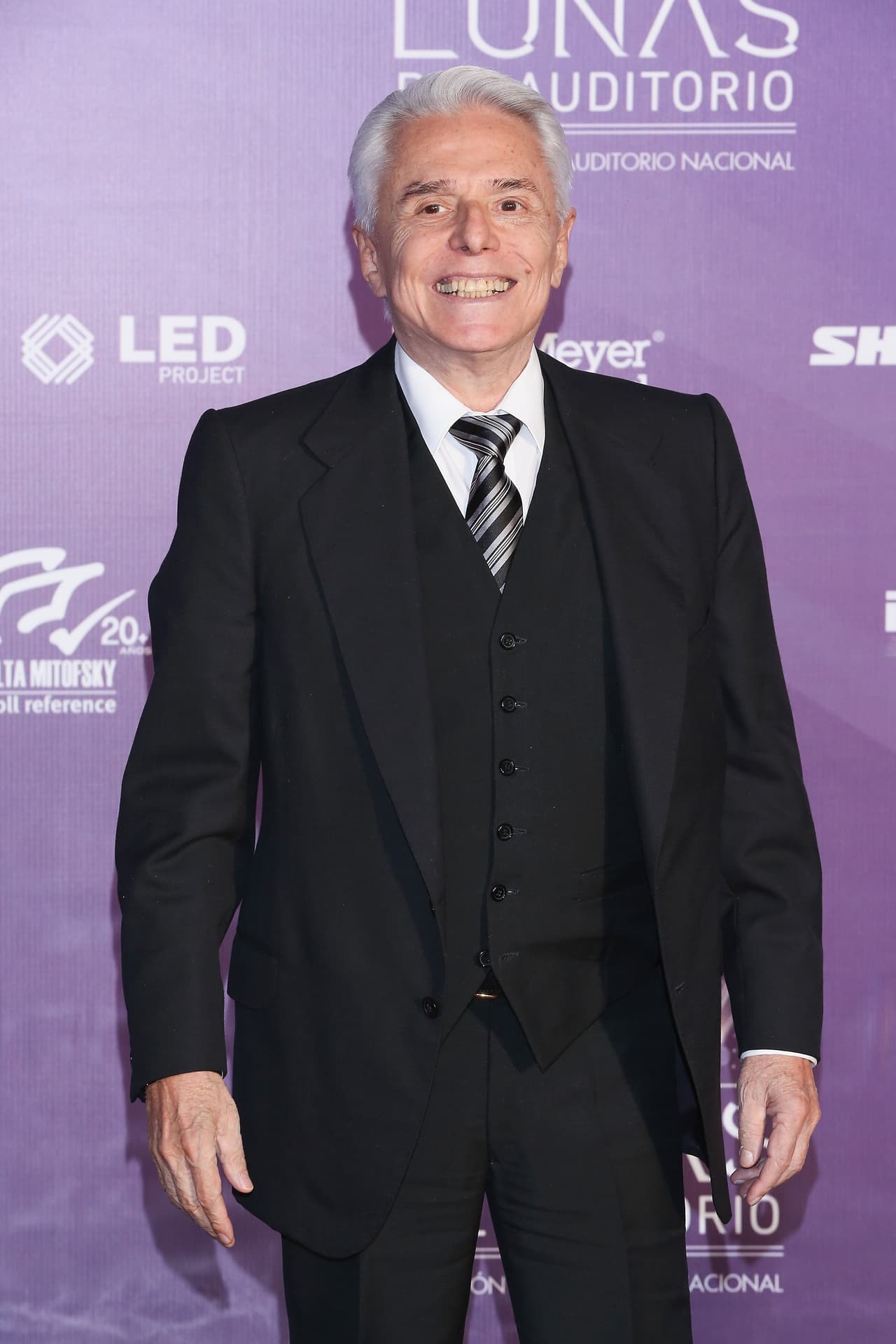 El pasado martes, Guzmán denunció en Twitter que el SAT le congeló sus cuentas sin previo aviso. La institución le respondió en un 
<b><a href="https://twitter.com/SATMX/status/1192187462791155712?s=20" target="_blank">comunicado</a></b> en el que informó que el cantante adeudaba impuestos.