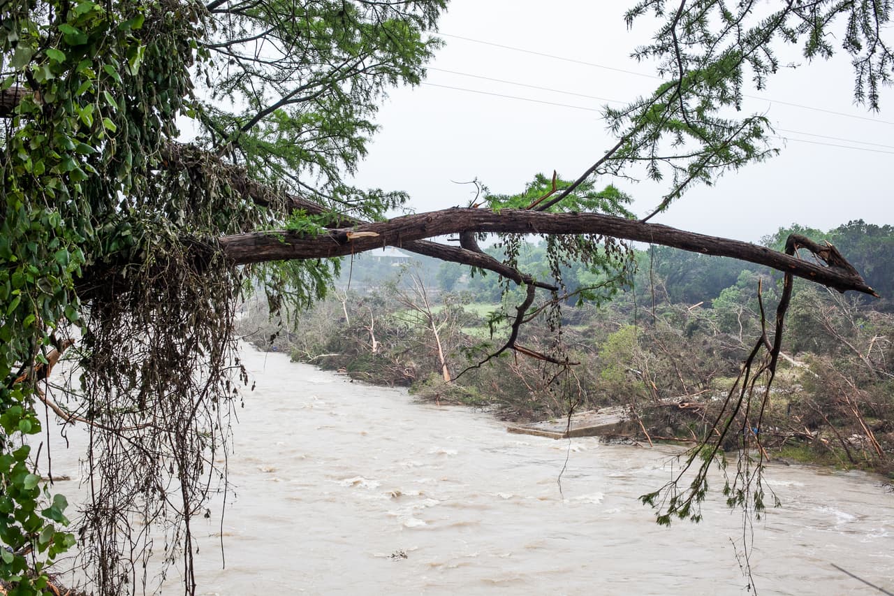 Algunas zonas de la ciudad quedaron bajo el agua luego de intensas lluvias.