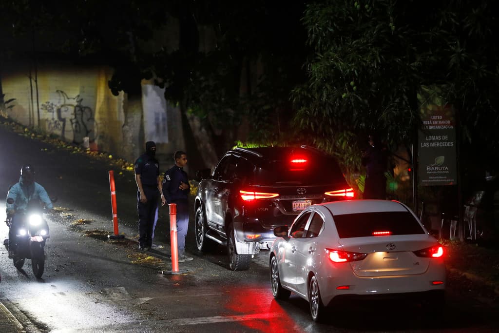 Llegan a EEUU cinco opositores venezolanos tras más de un año refugiados en la embajada argentina en Caracas