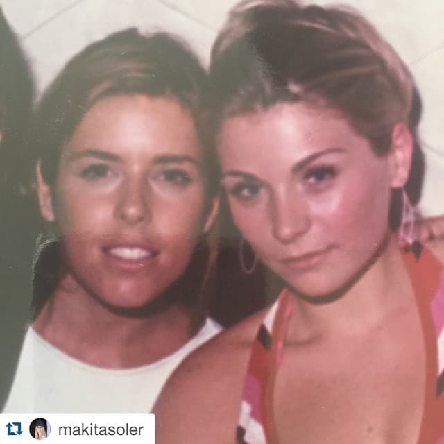 Al igual que con Ludwika Paleta. En esta fotografía, que data del año 2000, podemos ver cómo han cambiado estas dos grandes amigas.