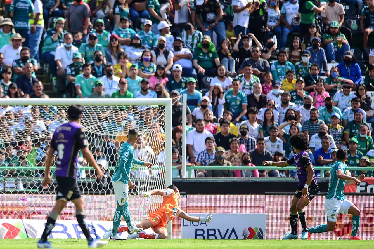León lleva 8 goles en contra en tan solo dos partidos, mientras que Mazatlán sumó su segunda victoria consecutiva para llegar a 9 puntos y ocupar la novena posición de la tabla.