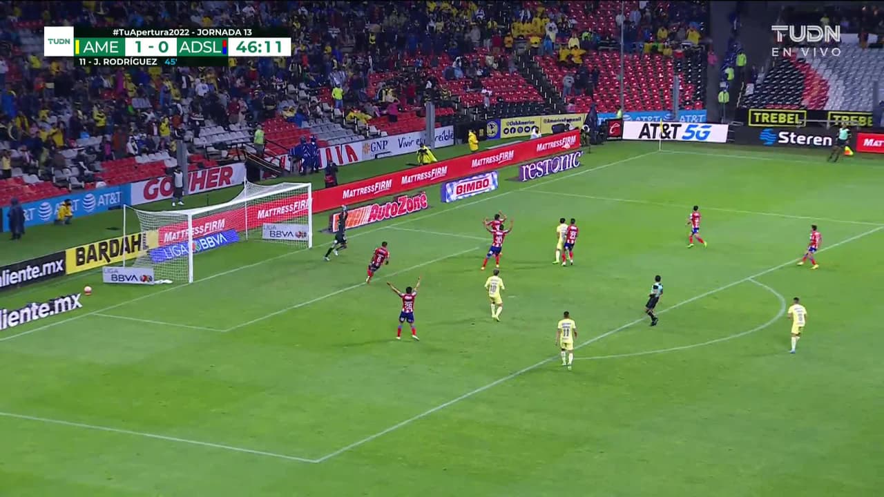 ¡TIRO ATAJADO! disparo por Diego Valdés.