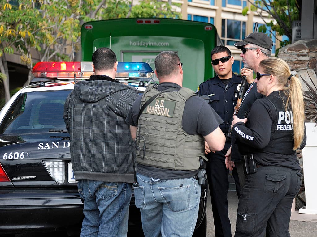 Un atacante mata a una mujer y causa siete heridos en una fiesta de cumpleaños en San Diego 