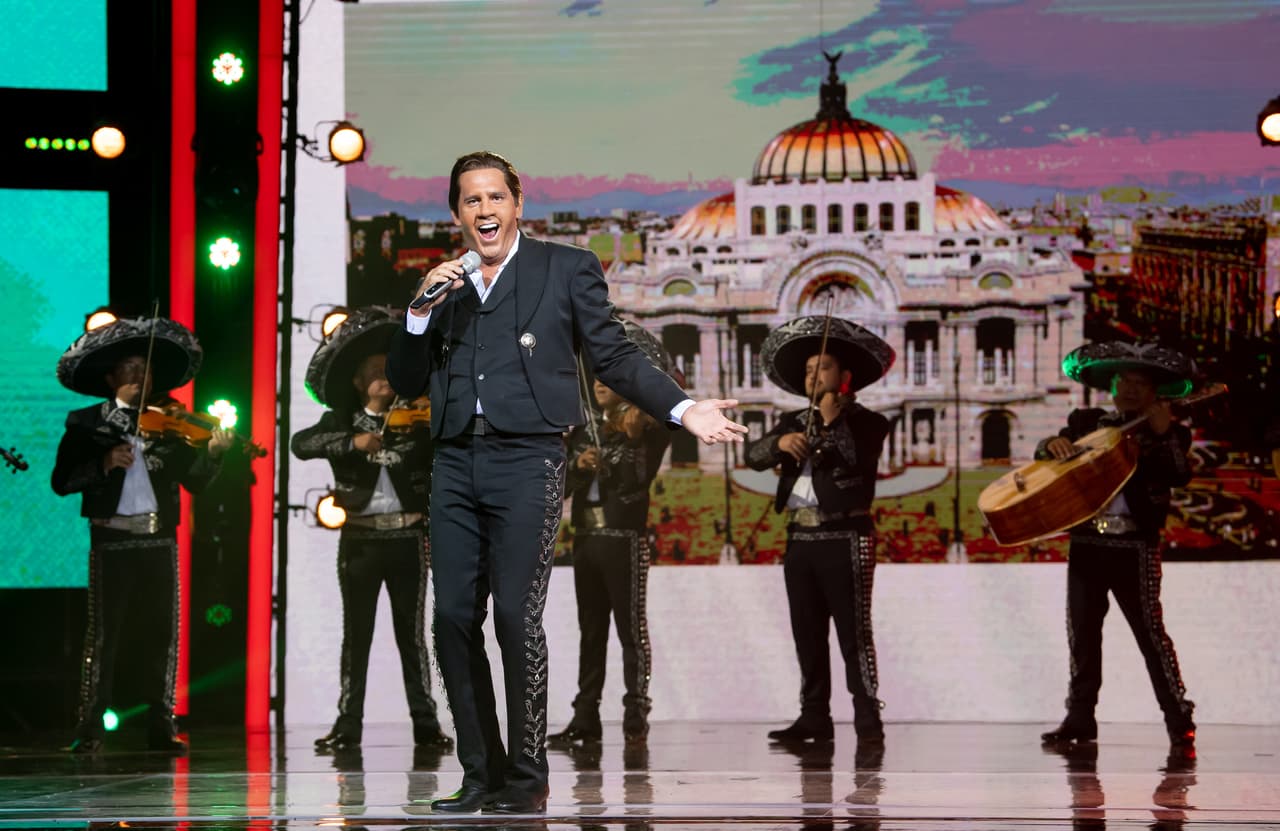 El 'duelo a muerte' entre Pierre David y Arath de la Torre estuvo muy divertido. El excampeón reapareció de uevo como Luis Miguel, pero ahora cantando con mariachi en vivo.