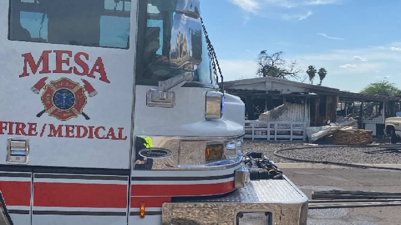 Incendio en casas móviles deja una mujer sin vida y desplaza a cuatro en Mesa