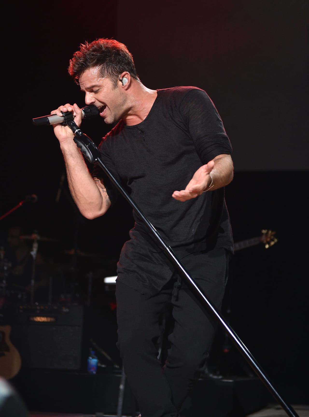 "Y entonces ella me dijo: 'Deberíamos hacer algo juntos'", admitió el boricua.