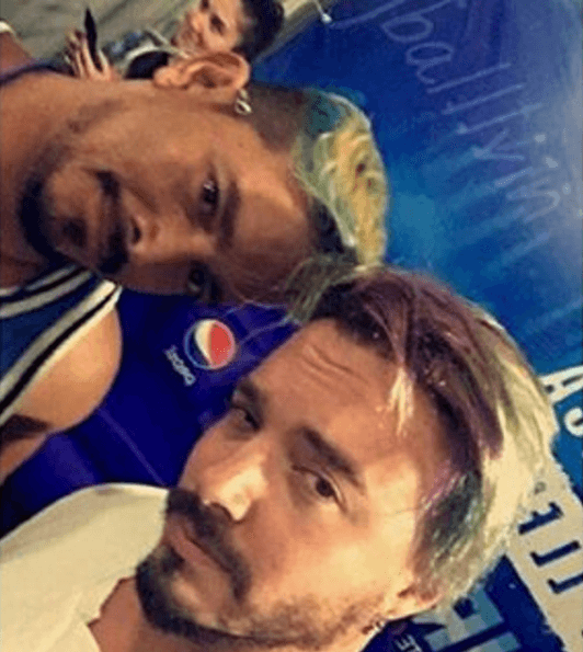 No, no estás viendo doble, sí es J Balvin y ¡un admirador!