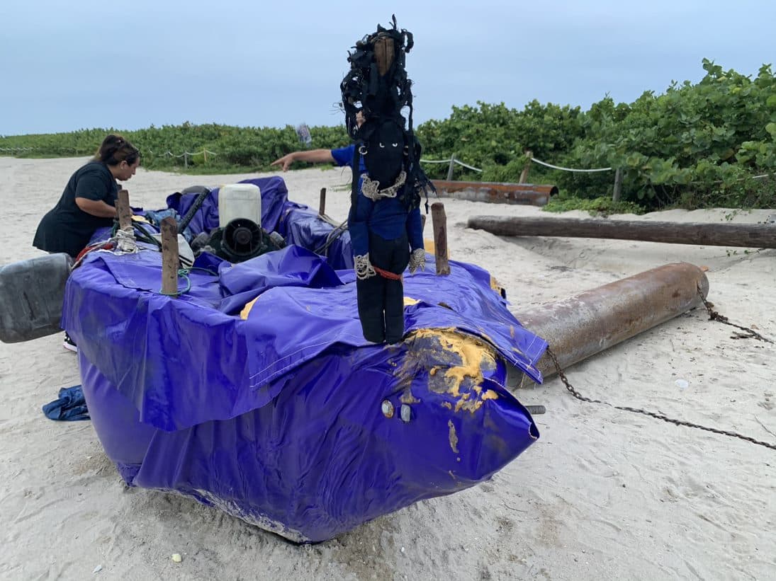 En la proa llevaban al parecer una imagen de la religión yoruba. 
<br>