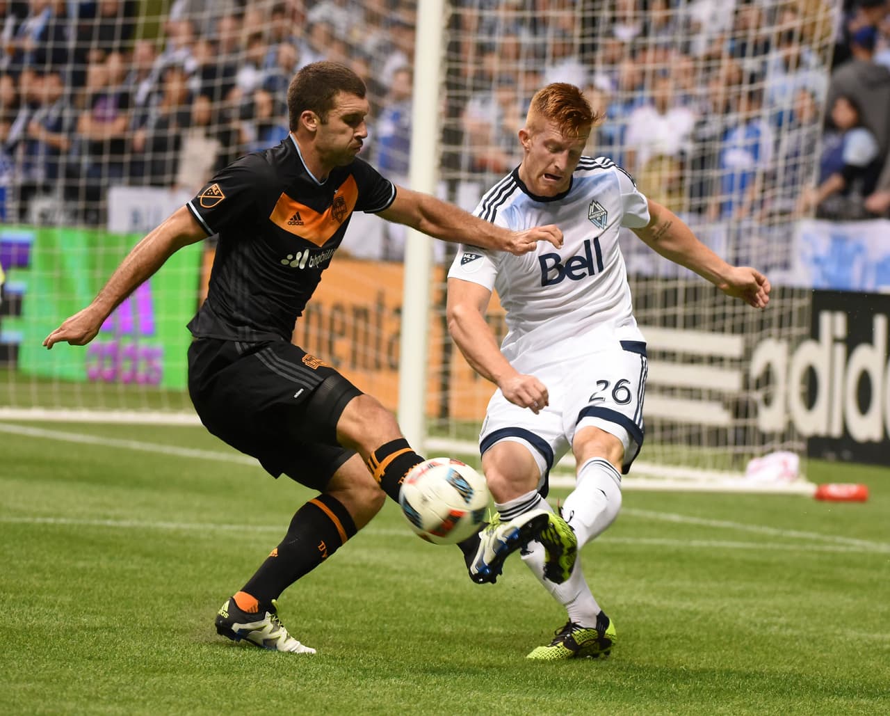 Vancouver Whitecaps y Houston Dynamo no pasan del empate a un gol en un ríspido partido