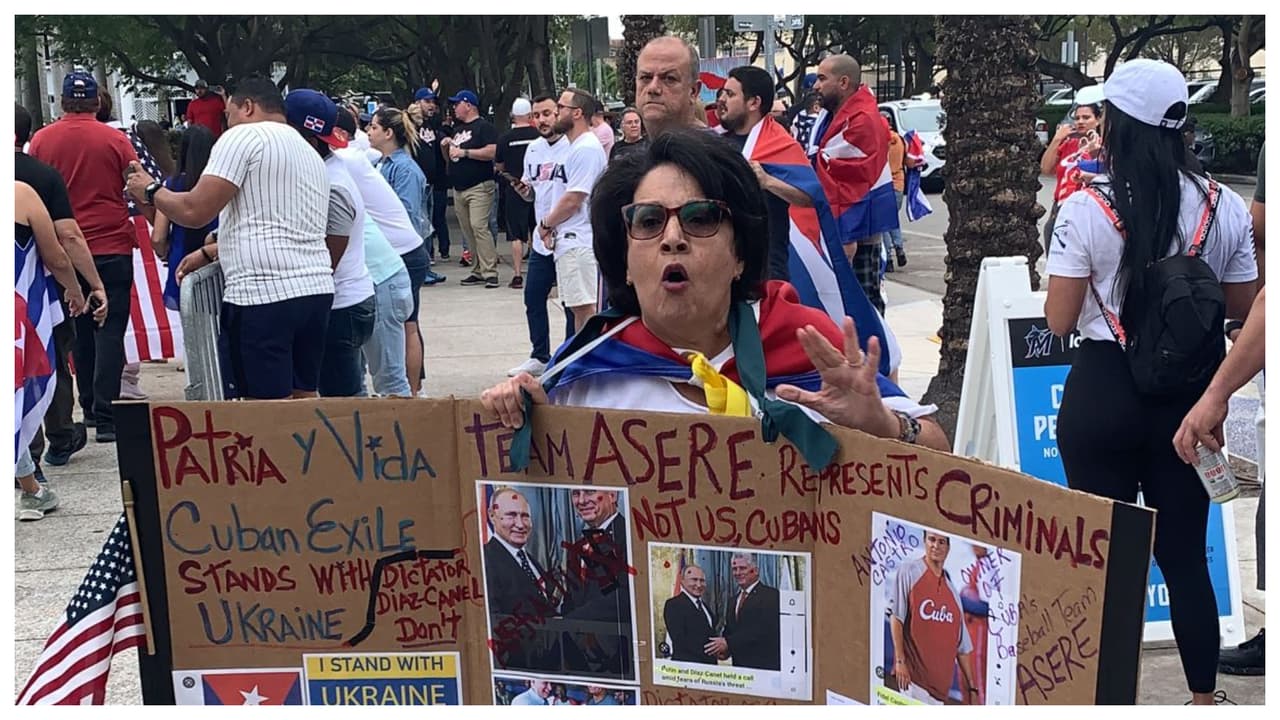 Pero en esta ocasión se sumaron las protestas del exilio cubano, contra una dictadura que oprime a quienes están en la isla.