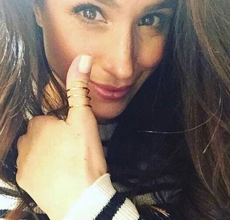 A finales de 2017, sorprendió a muchos al anunciar su compromiso con el príncipe Harry, con quien 
<b><a href="https://www.univision.com/estilo-de-vida/bodas/revive-la-boda-del-principe-harry-y-meghan-markle-asi-te-la-contamos">se casó el 19 de mayo de 2018</a></b> y casi un año después tuvieron a su primer hijo el 6 de mayo de 2019.