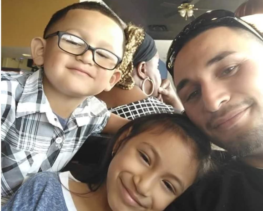 Simon Prieto y sus hijos.