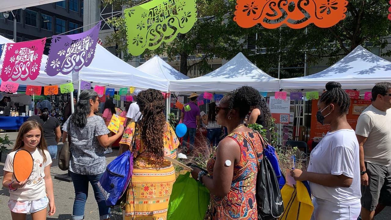 Si quieres comer en el lugar, también se venderán alimentos y artesanías.