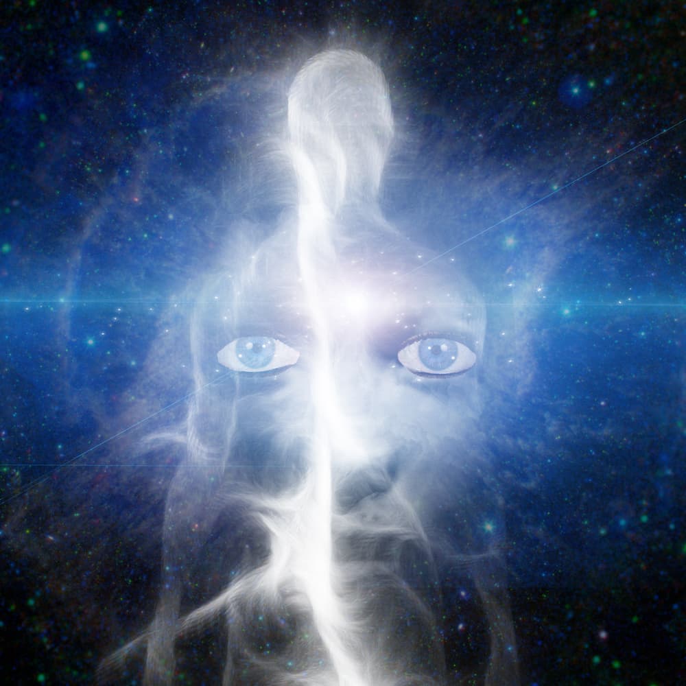 Investigadores apuntan a que el contacto directo que supuestamente tenían los faraones egipcios con los dioses se debe a que estas personas eran un híbrido de humano con alienígena y por eso es que tenían estas capacidades. A esta conclusión se llegó luego de analizar los restos de nueve faraones y encontrar rasgos misteriosos e inexplicables.
<br>