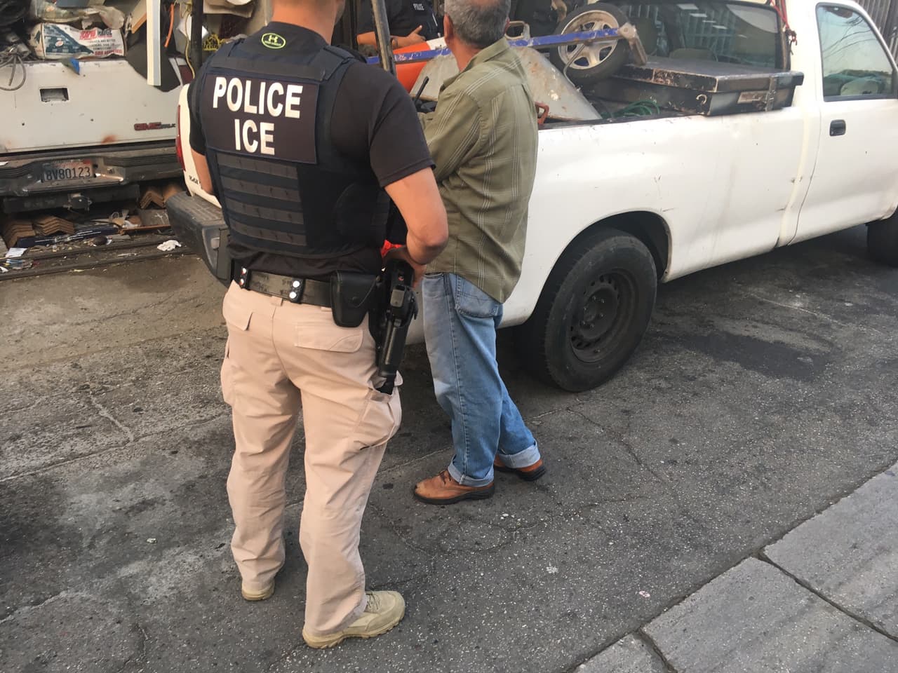 Un agente conversó con un pariente del detenido, quien afirmó que este trabajaba en la construcción.