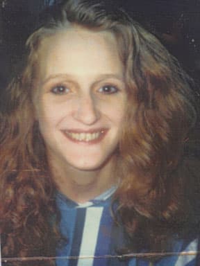 Cassandra Corum fue encontrada el 14 de julio de 1996 flotando en el río Vermillion, en el condado de Livingston, Illinois. Fue asesinada de un tiro en la cabeza.