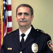 Se retira el único jefe de policía hispano de Carolina del Norte