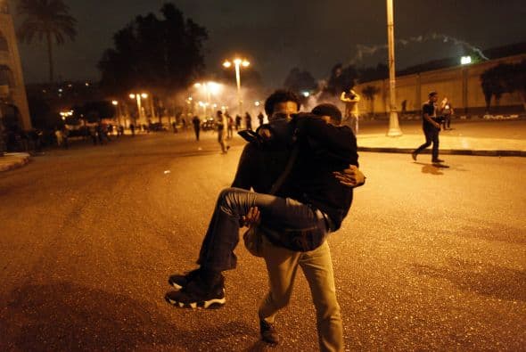 El jefe del departamento de Ambulancias del Ministerio de Sanidad, Mohamed Sultán, citado por la televisión egipcia, precisó que los fallecidos murieron por disparos de arma de fuego.