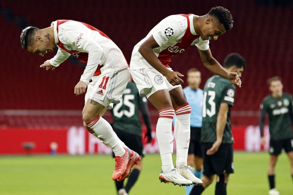 Los cuatro ofensivos del Ajax marcan en la victoria 4-2 del conjunto de Amsterdam sobre el Sporting CP y consiguen 18 puntos de 18 puntos posibles.