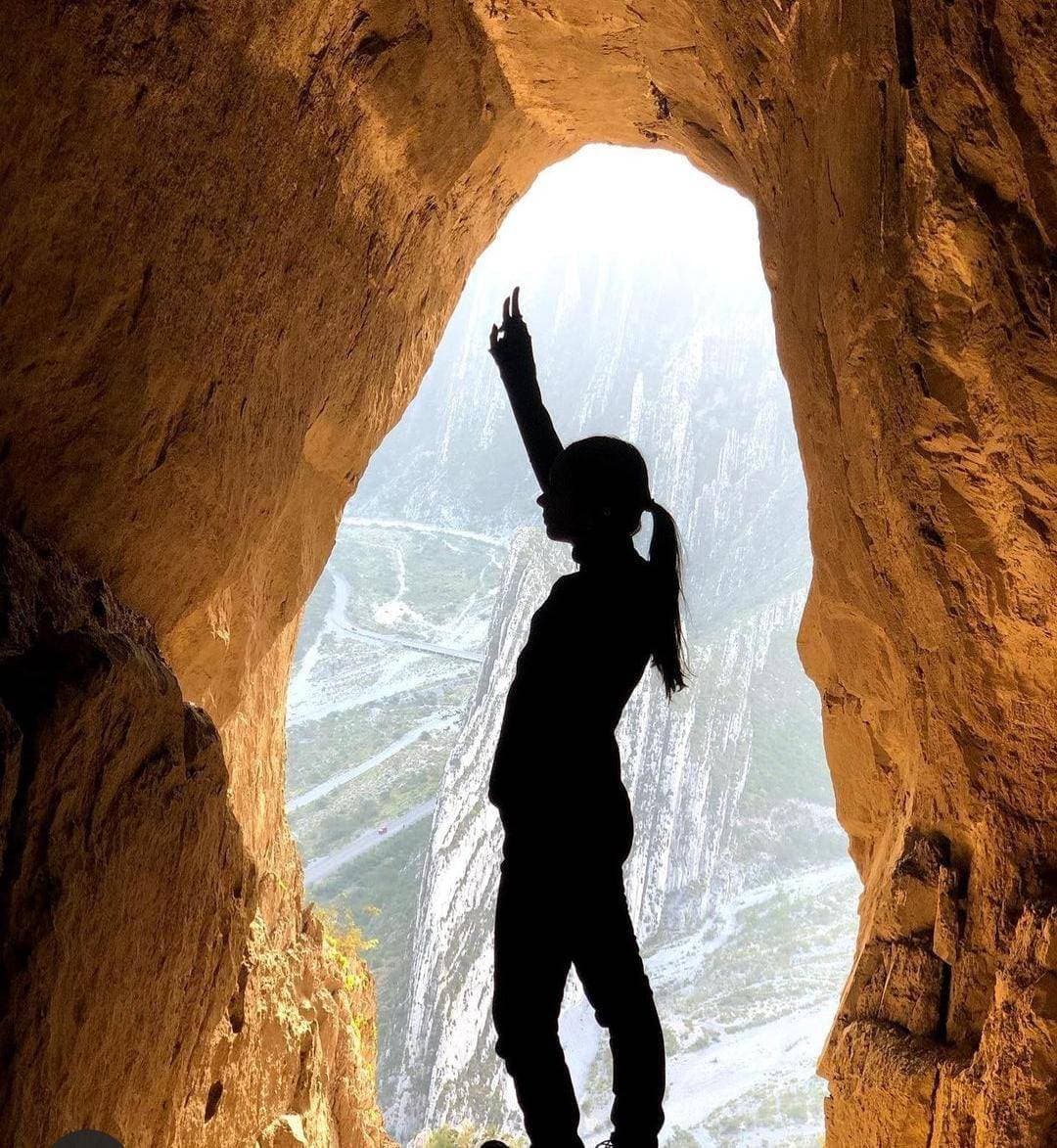 Mensajes de texto que se intercambiaron antes de que sus cuerpos fueran abandonados decían "vámonos de aquí". Marcela respondió afirmativamente y dijo que había llamado a un Uber. Pero no se supo más de las mujeres.