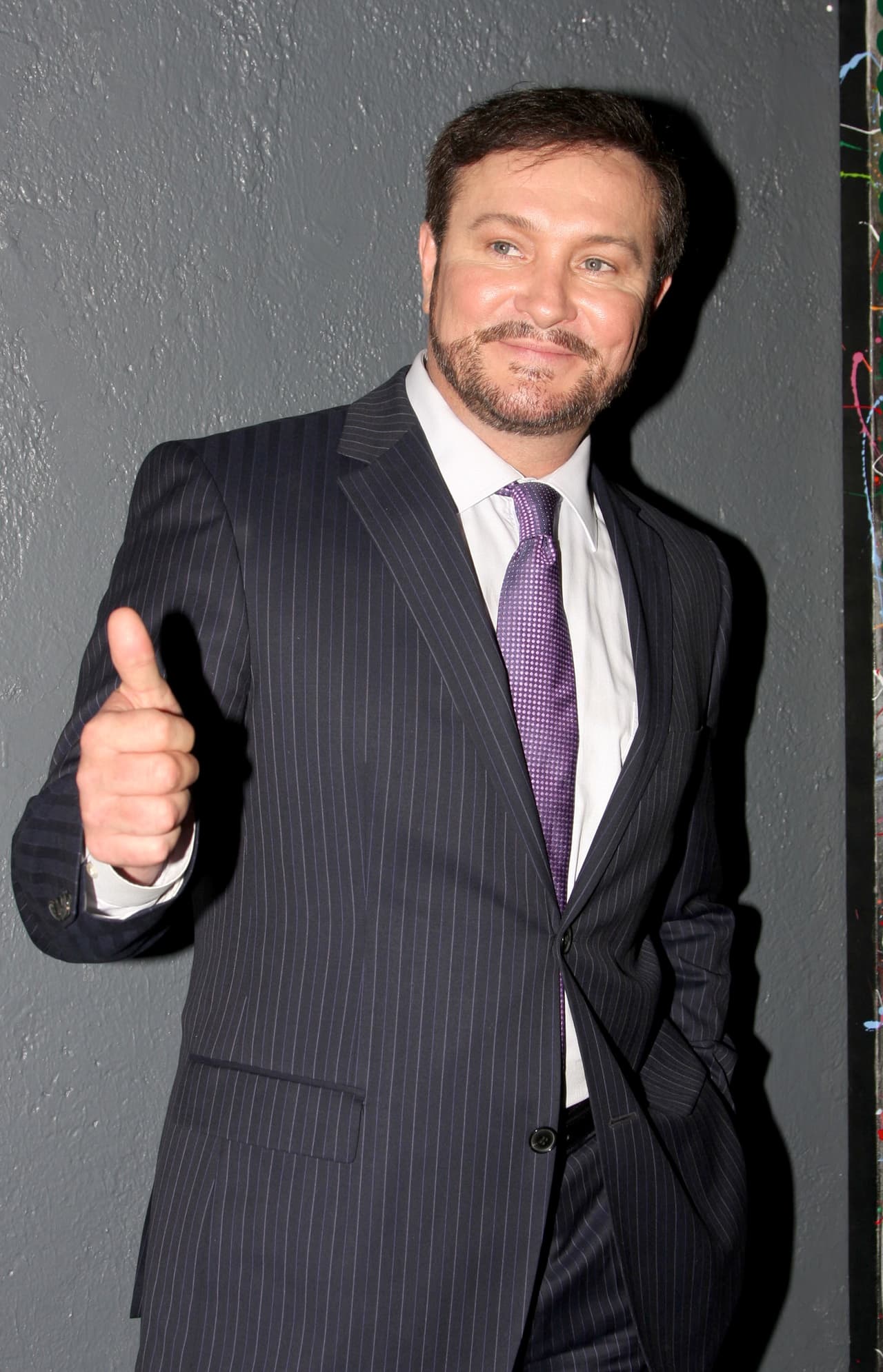 En 2003, el programa Hoy se renovó nuevamente y cambió a la mayoría de su elenco. El actor Arturo Peniche se integró como conductor principal al lado de Andrea Legarreta y Laura Flores.