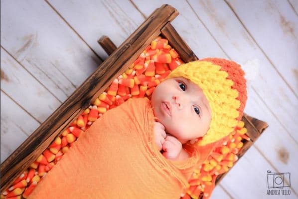 Awwww....¡que ternura! Así disfrazó Gred a su princesita, como todo un dulce de Halloween en su primera Noche de Brujas.