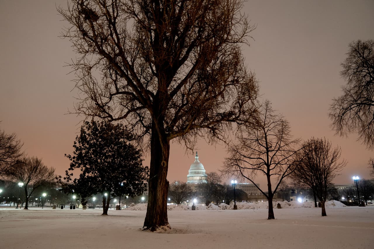 El Capitolio, en Washington DC, cubierto de nieve tras el paso de la tormenta, en una imagen del 16 de enero de 2022.