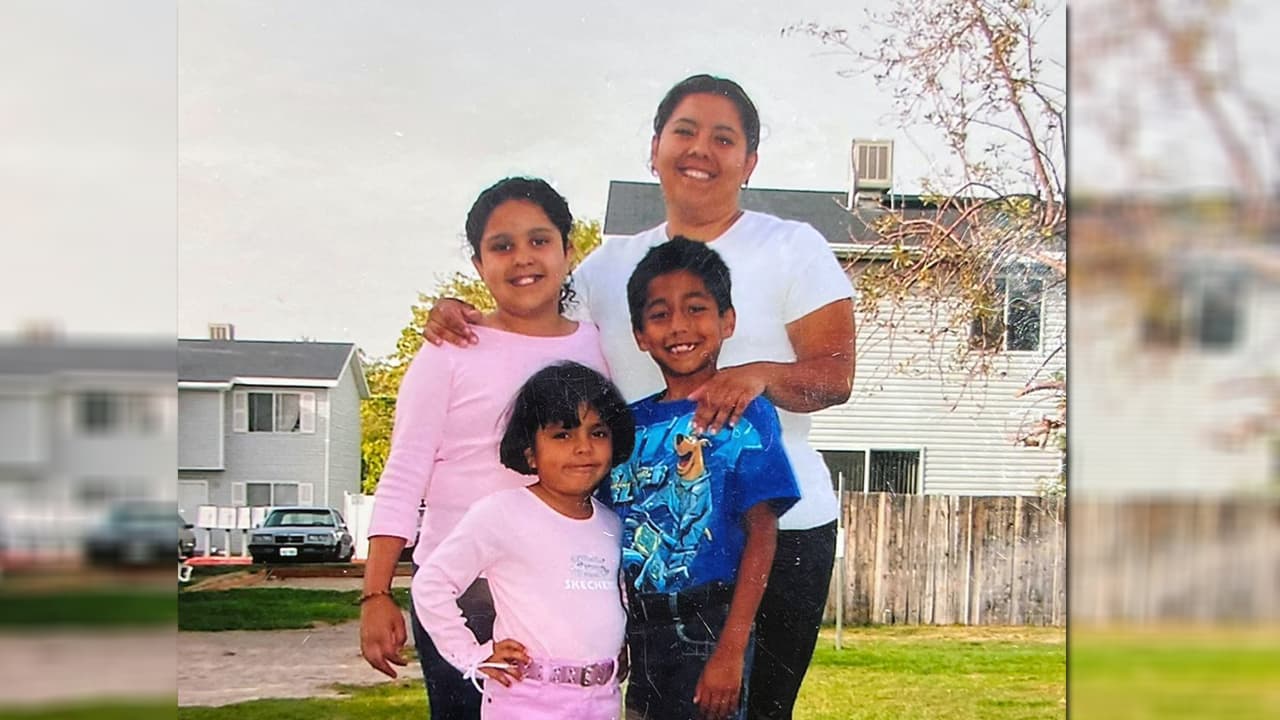 Ingrid junto a sus tres hijos, Daniela, Savid y Alexandra, en Utah.