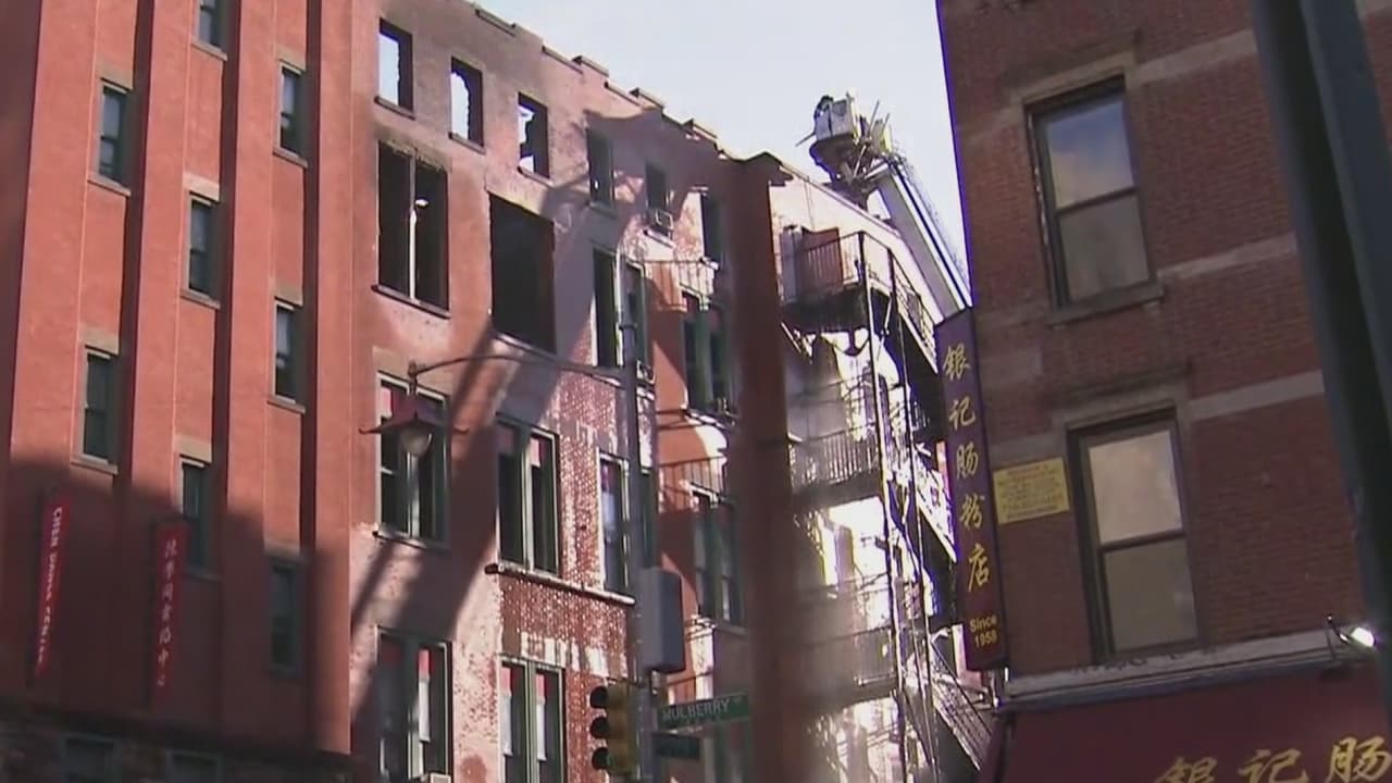 Incendio en Chinatown deja 9 heridos y grandes estragos en histórico centro