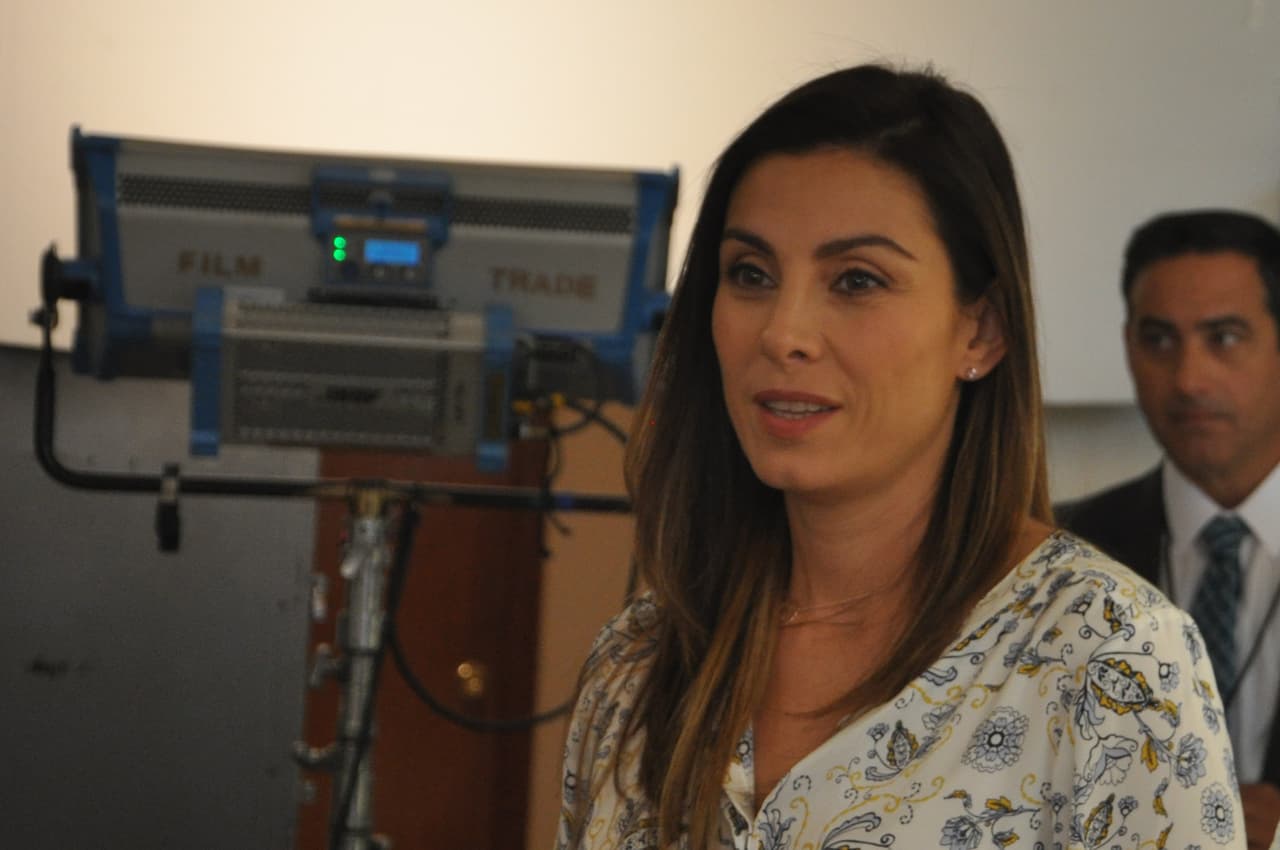 “Es psicóloga y yo en la vida real también estudié psicología”, señaló Destenave, “me titulé hace más de veinte años en esa carrera en la cual nunca me desarrollé como psicóloga profesionalmente porque por distintas situaciones empecé a trabajar como actriz, a estudiar y estoy aquí muchos años después”. 
<br>