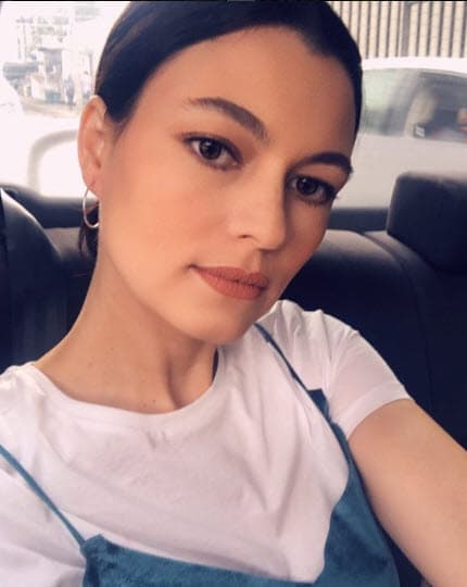 Además agradeció a una de sus amigas por haberla acompañado en su parto.