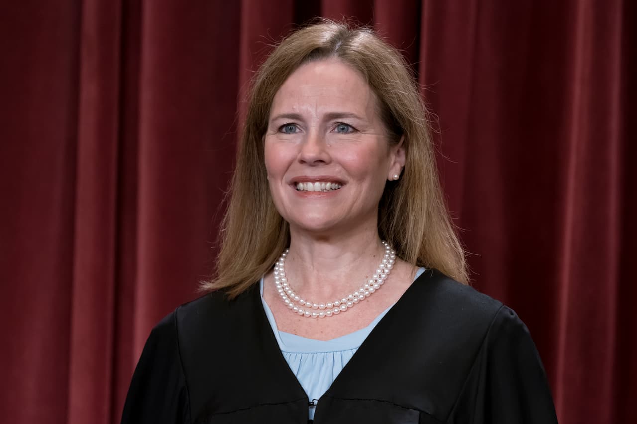 Barrett desestima apelación para que la Corte Suprema bloqueara la condonación de la deuda estudiantil aprobada por Biden