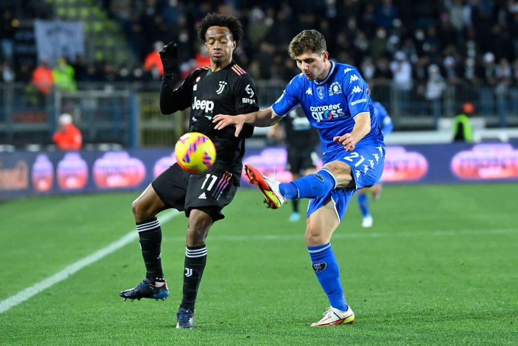 Dusan Vlahovic destaca con dos anotaciones en la victoria 2-3 sobre el Empoli y Bologna empata 1-1 con Salernitana.