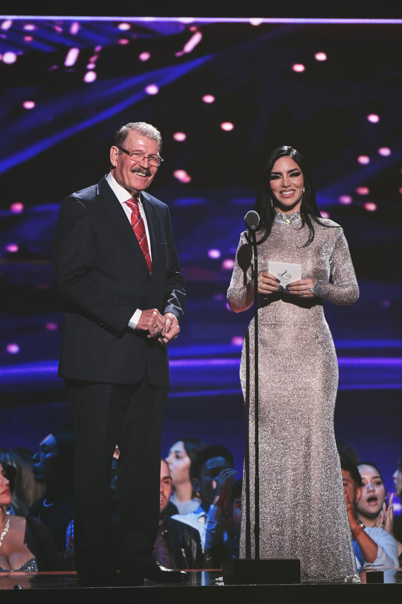 Kimberly Loaiza conductora