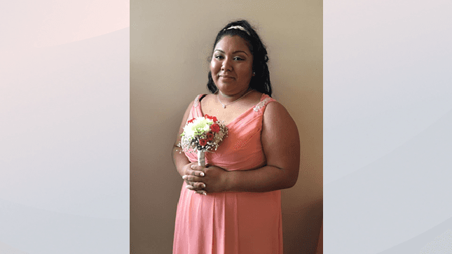 Madre hispana es asesinada al tratar de defender a sus hijos durante un asalto dentro de su casa.