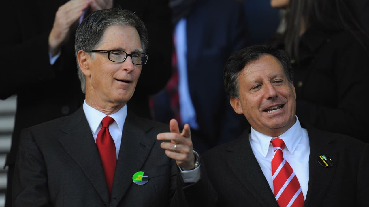 <b>John W. Henry y Thomas C. Werner – Liverpool</b>
<br>Henry, billonario americano, y Werner, productor de TV y hombre de negocios son dueños del grupo Fenway Sports y también de los Boston Red Sox. En 2010 tomaron las riendas del equipo y han logrado llevar al equipo a la cima con el campeonato de la Champions League y Mundial de Clubes.