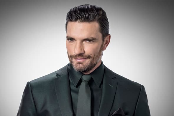 Actualmente participa como villano de la telenovela 'Por amar sin ley', donde trabaja junto a Ana Brenda y David Zepeda.