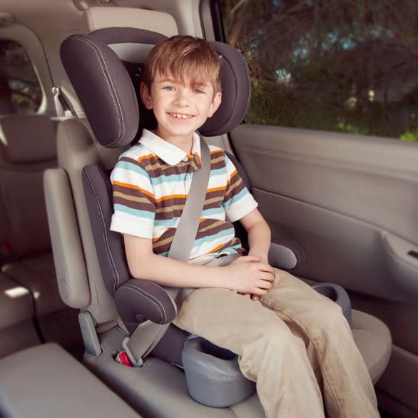 <b>Tipos de sillas</b>
<br>
<u><b>Asientos para niños:</b></u> Su uso es recomendable 
<b> hasta los ocho años de edad u 80 libras de peso (36 kilos)</b>. 
<br>El peso y altura de tu niño siempre serán factores determinantes para cada tipo de silla.