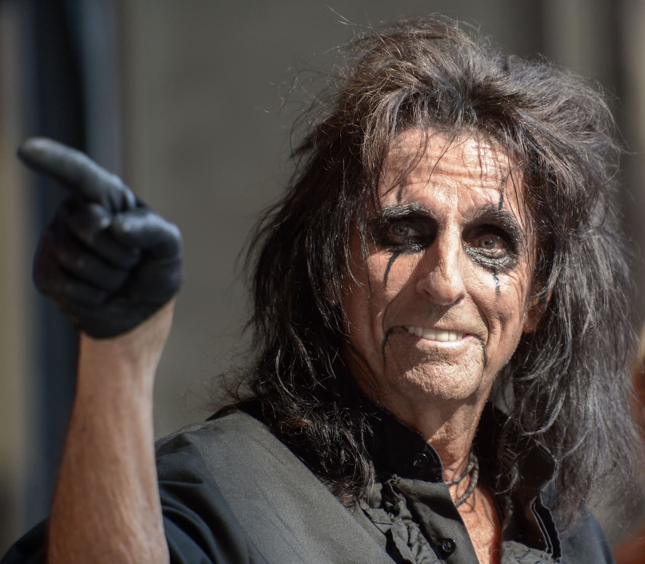 Alice Cooper dijo que hace 37 años no toma alcohol y tampoco fuma.
