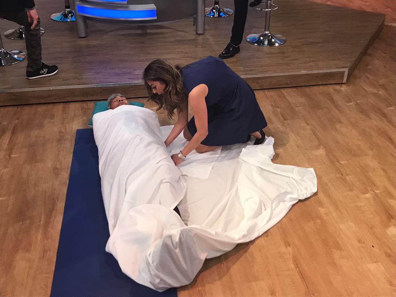 Lourdes vio a Johnny un poco estresado y lo invitó a probar la técnica de 'Otonamaki.