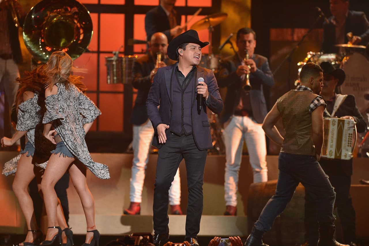 Fue así como el cantante pudo integrarse a Banda Mr. Lobo.