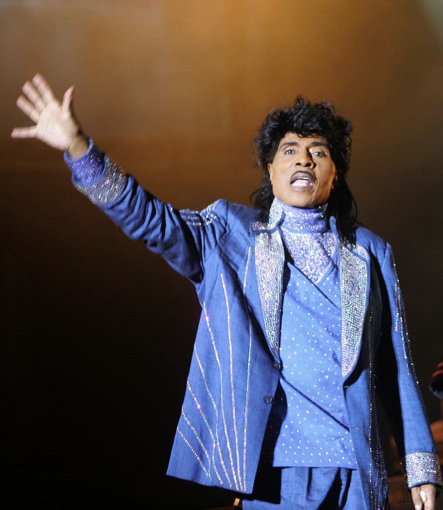 La leyenda del Rock N' Roll, Little Richard falleció a los 87 años el 9 de mayo. El artista sufría desde hace tiempo de un cáncer en los huesos. Siempre será recordado por éxitos como 'Tutti Frutti' y 'Long tall Sally'.