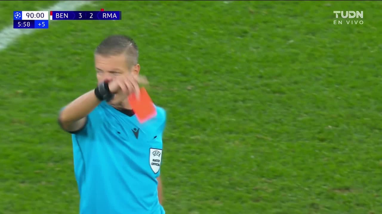 ¡Rodrygo se equivoca y se va expulsado contra el equipo de Jose Mourihno!