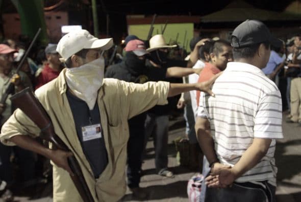 El Movimiento Civil de Autodefensa de la Unión de Pueblos y Organizaciones del Estado de Guerrero (UPOEG), prospera y logran que 11 de sus retenidos sean sujetos a proceso legal por autoridades de procuración de justicia en Guerrero.