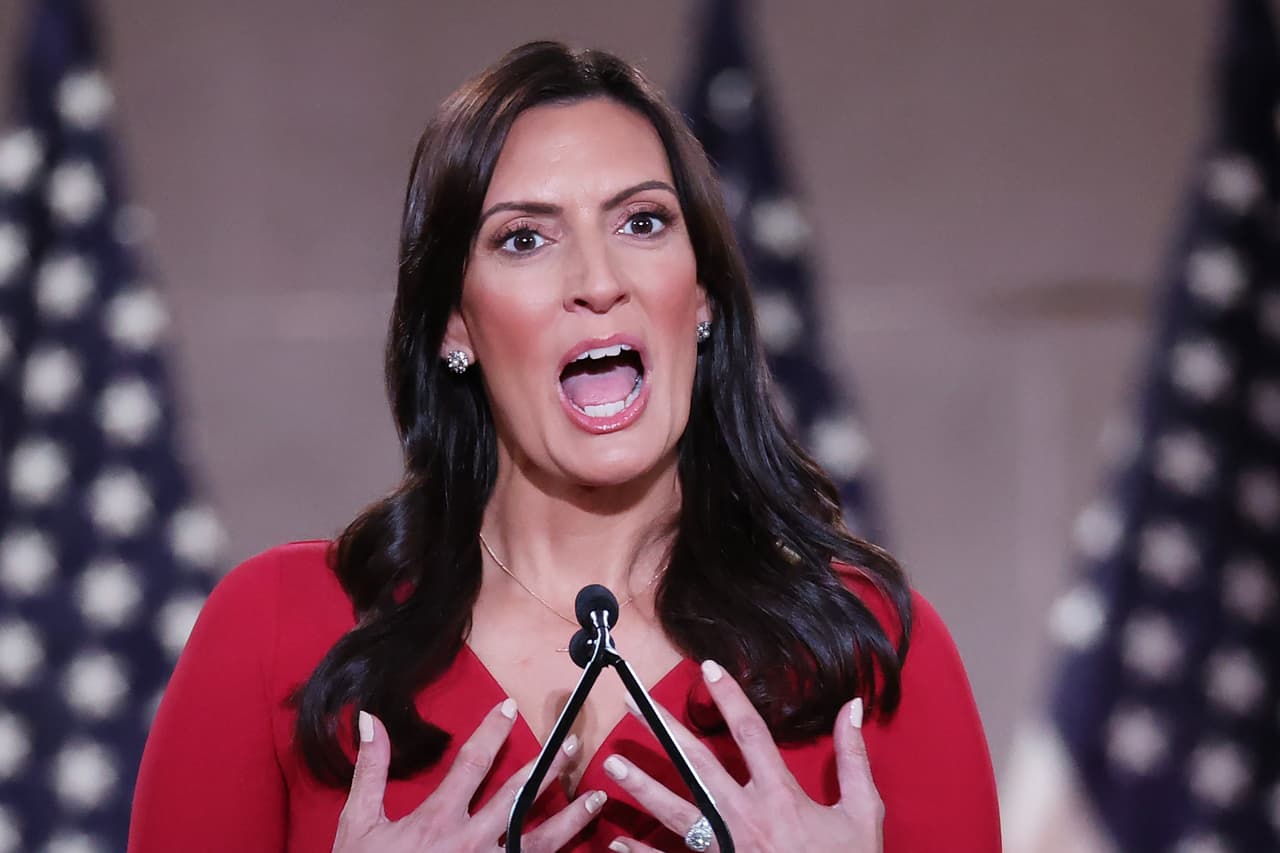 Jeanette Núñez, vicegobernadora de Florida, asumió que un posible gobierno de Biden equivale a una gestión socialista."Podemos escoger entre un camino oscuro de caos y control gubernamental, o podemos escoger el camino de la libertad y la oportunidad", indicó la hija de inmigrantes cubanos.